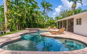 Serene Pool & Spa Home Near Beaches & Downtown